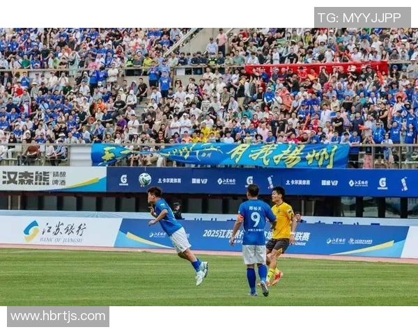 街头采访足球迷谈心目中的足球明星与他们的影响力